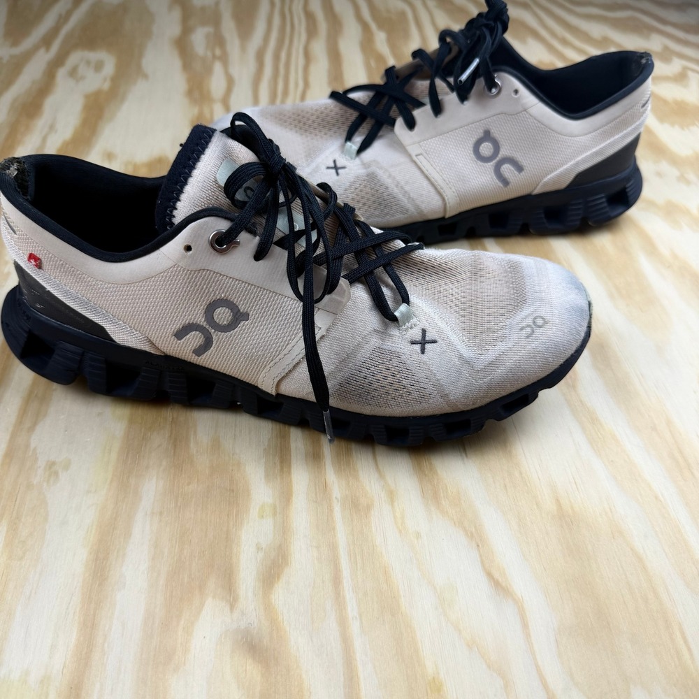On Cloud X Women Running Shoes White Black 60.98694 Size 9.5